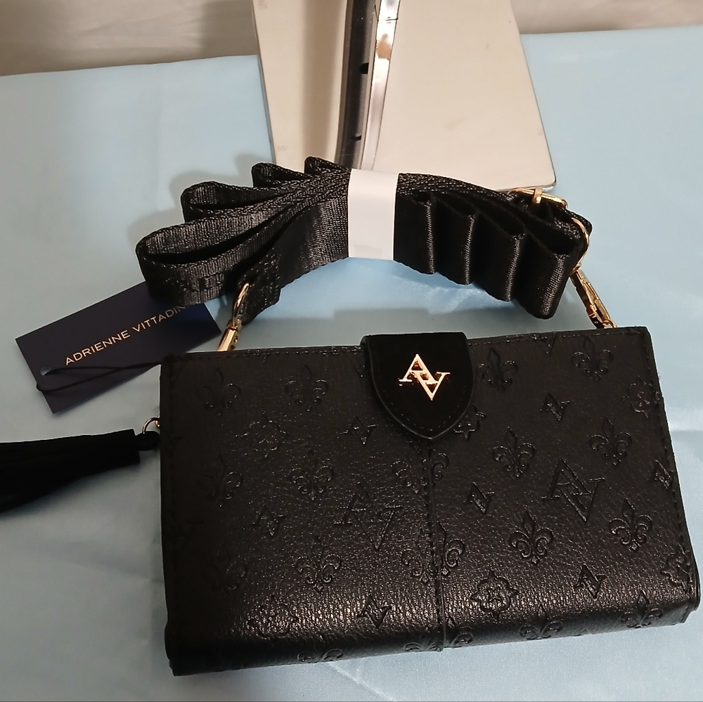 Adrienne Vittadini Black Crossbody Phone Bag/Wallet